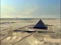 Una dintre piramidele egiptene a explodat acum 12.000 de ani