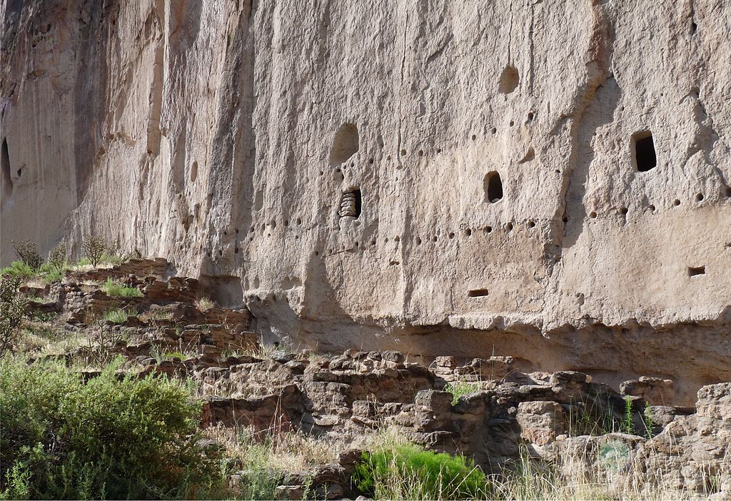 Bandelier National Monument in New Mexico, autor foto Wkgreen, sursa Wikipedia.
